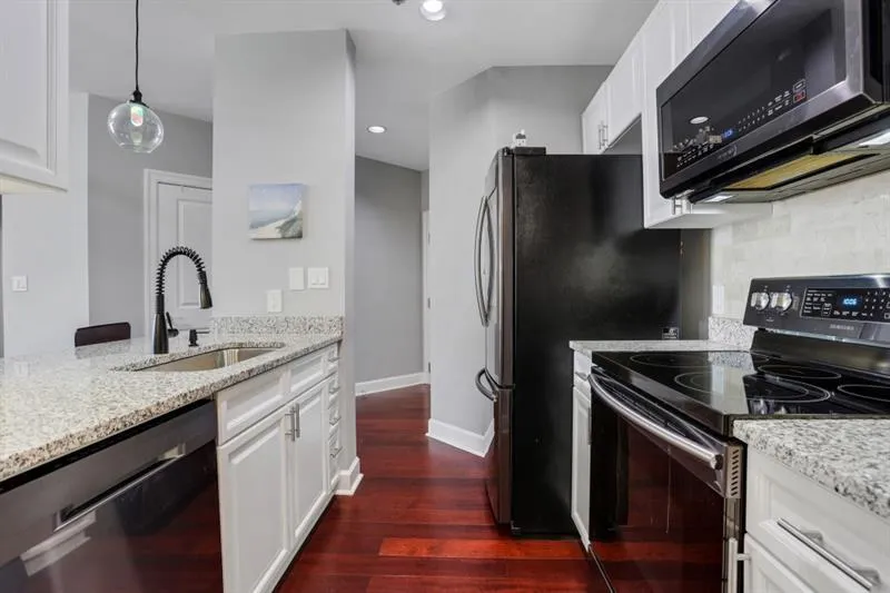 325 E Paces Ferry Road Ne Unit 1910, Atlanta, Georgia 30305, 1 Bedroom Bedrooms, ,1 BathroomBathrooms,Residential,For Sale,325 E Paces Ferry Road Ne Unit 1910,7667553