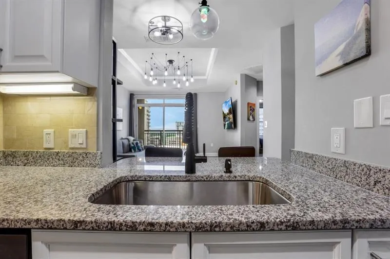 325 E Paces Ferry Road Ne Unit 1910, Atlanta, Georgia 30305, 1 Bedroom Bedrooms, ,1 BathroomBathrooms,Residential,For Sale,325 E Paces Ferry Road Ne Unit 1910,7667553