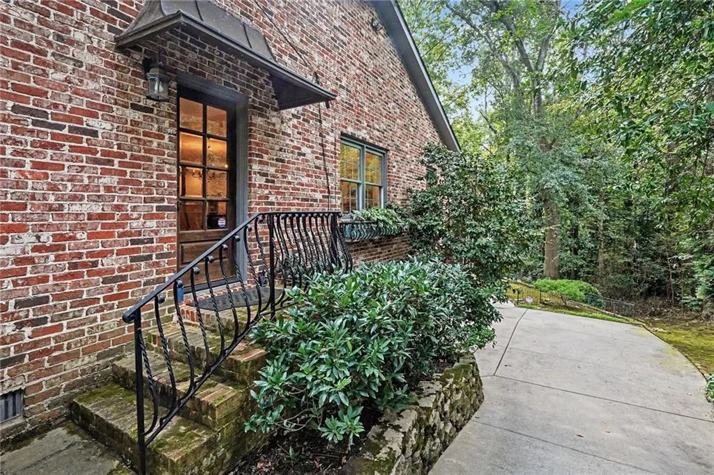 1488 Peachtree Battle Avenue Nw, Atlanta, Georgia 30327, 5 Bedrooms Bedrooms, 0 ,5 BathroomsBathrooms,Residential,For Sale,1488 Peachtree Battle Avenue Nw,7845229