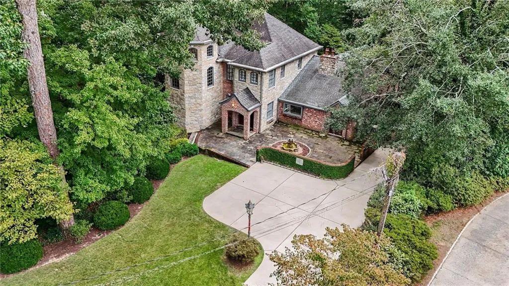 1488 Peachtree Battle Avenue Nw, Atlanta, Georgia 30327, 5 Bedrooms Bedrooms, 0 ,5 BathroomsBathrooms,Residential,For Sale,1488 Peachtree Battle Avenue Nw,7845229