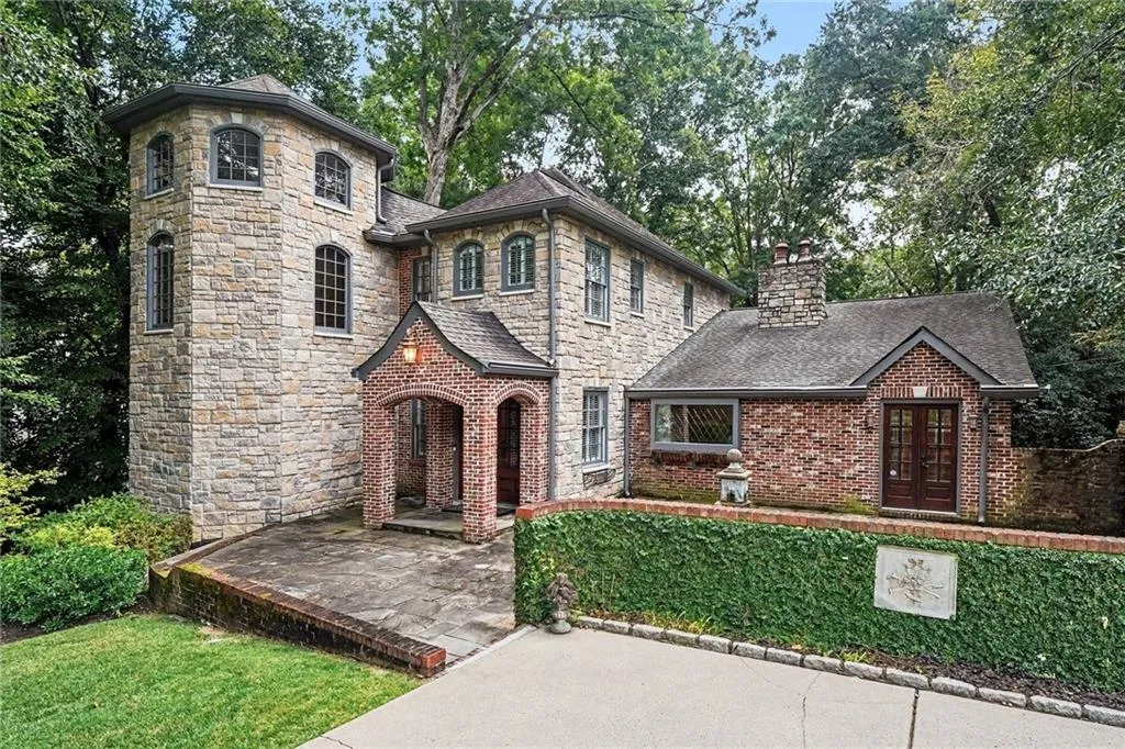 1488 Peachtree Battle Avenue Nw, Atlanta, Georgia 30327, 5 Bedrooms Bedrooms, 0 ,5 BathroomsBathrooms,Residential,For Sale,1488 Peachtree Battle Avenue Nw,7845229