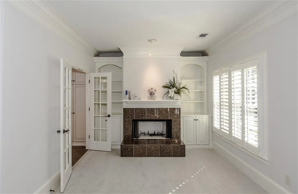 1093 Dunroven Drive, Sandy Springs, Georgia 30342, 4 Bedrooms Bedrooms, ,4 BathroomsBathrooms,Residential,Sold,1093 Dunroven Drive,5755387