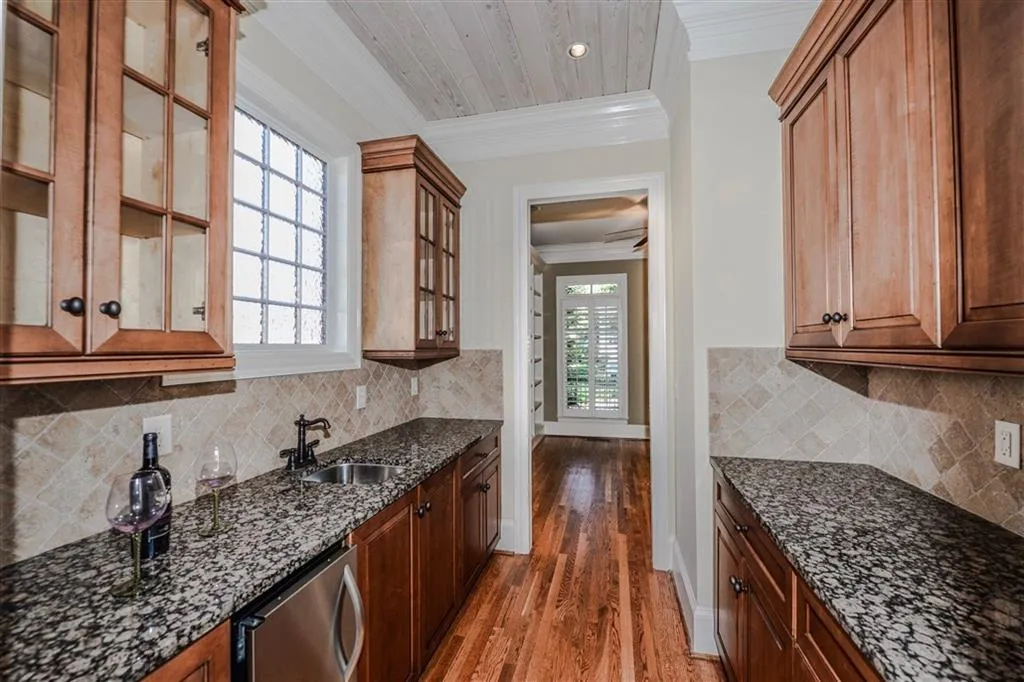 1093 Dunroven Drive, Sandy Springs, Georgia 30342, 4 Bedrooms Bedrooms, ,4 BathroomsBathrooms,Residential,Sold,1093 Dunroven Drive,5755387
