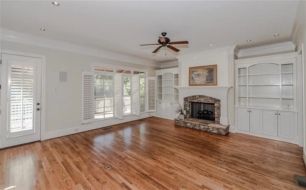 1093 Dunroven Drive, Sandy Springs, Georgia 30342, 4 Bedrooms Bedrooms, ,4 BathroomsBathrooms,Residential,Sold,1093 Dunroven Drive,5755387