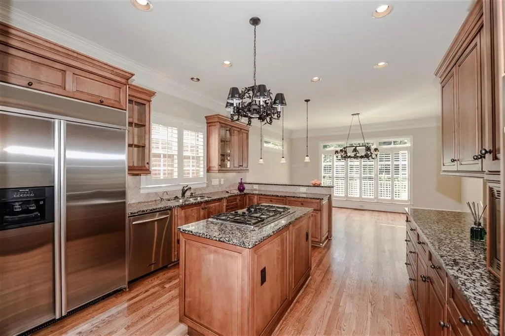 1093 Dunroven Drive, Sandy Springs, Georgia 30342, 4 Bedrooms Bedrooms, ,4 BathroomsBathrooms,Residential,Sold,1093 Dunroven Drive,5755387