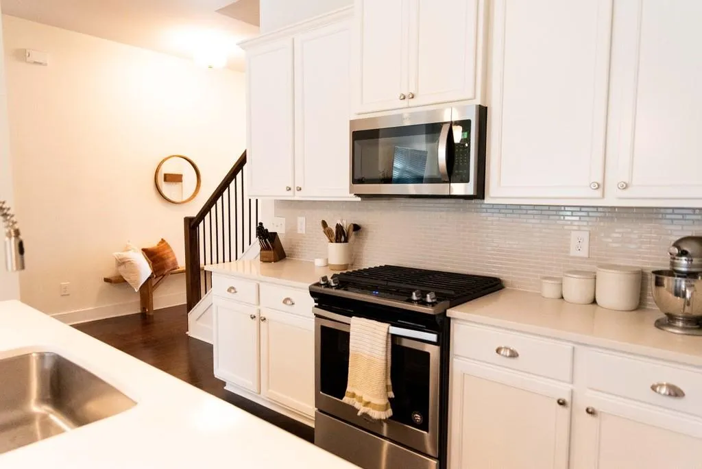 5730 Taylor Way, Sandy Springs, Georgia 30342, 3 Bedrooms Bedrooms, ,2 BathroomsBathrooms,Residential,Sold,5730 Taylor Way,6865869