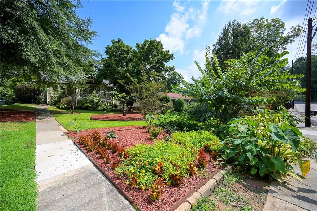 View of home's yard