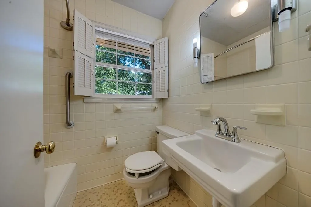 1510 Peachtree Battle Avenue Nw, Atlanta, Georgia 30327, 3 Bedrooms Bedrooms, 0 ,2 BathroomsBathrooms,Land,For Sale,1510 Peachtree Battle Avenue Nw,7835125