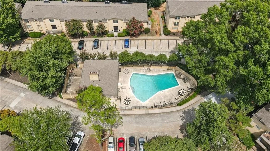 5400 Roswell Road Unit O5, Atlanta, Georgia 30342, 2 Bedrooms Bedrooms, 0 ,1 BathroomBathrooms,Residential,For Sale,5400 Roswell Road Unit O5,7813771