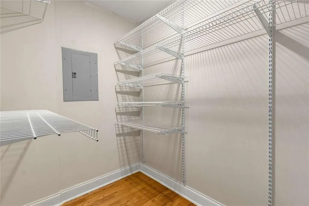 115 Biscayne Drive Nw Unit E3, Atlanta, Georgia 30309, 3 Bedrooms Bedrooms, ,2 BathroomsBathrooms,Residential,For Sale,115 Biscayne Drive Nw Unit E3,7600369