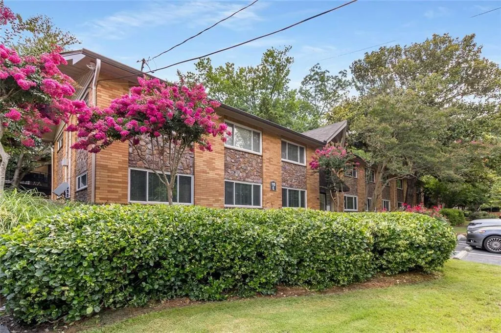 115 Biscayne Drive Nw Unit E3, Atlanta, Georgia 30309, 3 Bedrooms Bedrooms, ,2 BathroomsBathrooms,Residential,For Sale,115 Biscayne Drive Nw Unit E3,7600369
