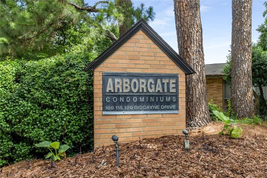 115 Biscayne Drive Nw Unit E3, Atlanta, Georgia 30309, 3 Bedrooms Bedrooms, ,2 BathroomsBathrooms,Residential,For Sale,115 Biscayne Drive Nw Unit E3,7600369