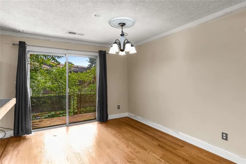 115 Biscayne Drive Nw Unit E3, Atlanta, Georgia 30309, 3 Bedrooms Bedrooms, ,2 BathroomsBathrooms,Residential,For Sale,115 Biscayne Drive Nw Unit E3,7600369