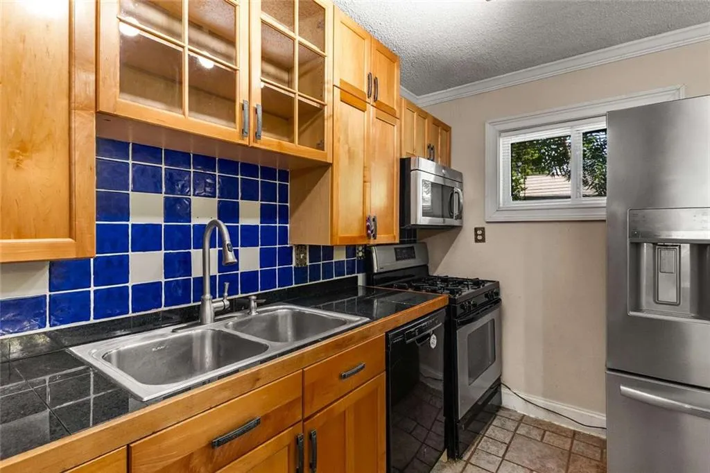 115 Biscayne Drive Nw Unit E3, Atlanta, Georgia 30309, 3 Bedrooms Bedrooms, ,2 BathroomsBathrooms,Residential,For Sale,115 Biscayne Drive Nw Unit E3,7600369