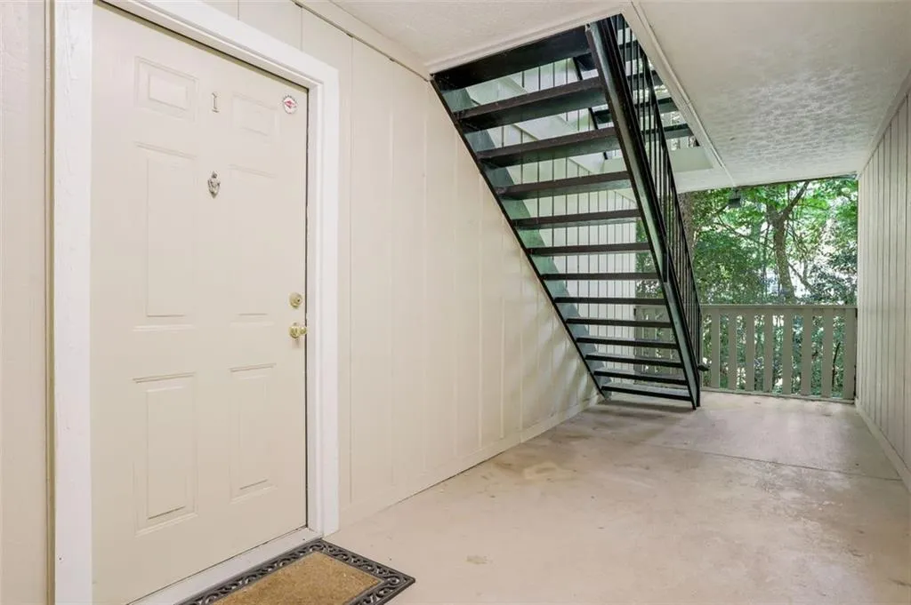 5157 Roswell Road Unit 1, Atlanta, Georgia 30342, 1 Bedroom Bedrooms, ,1 BathroomBathrooms,Residential,Sold,5157 Roswell Road Unit 1,6932471
