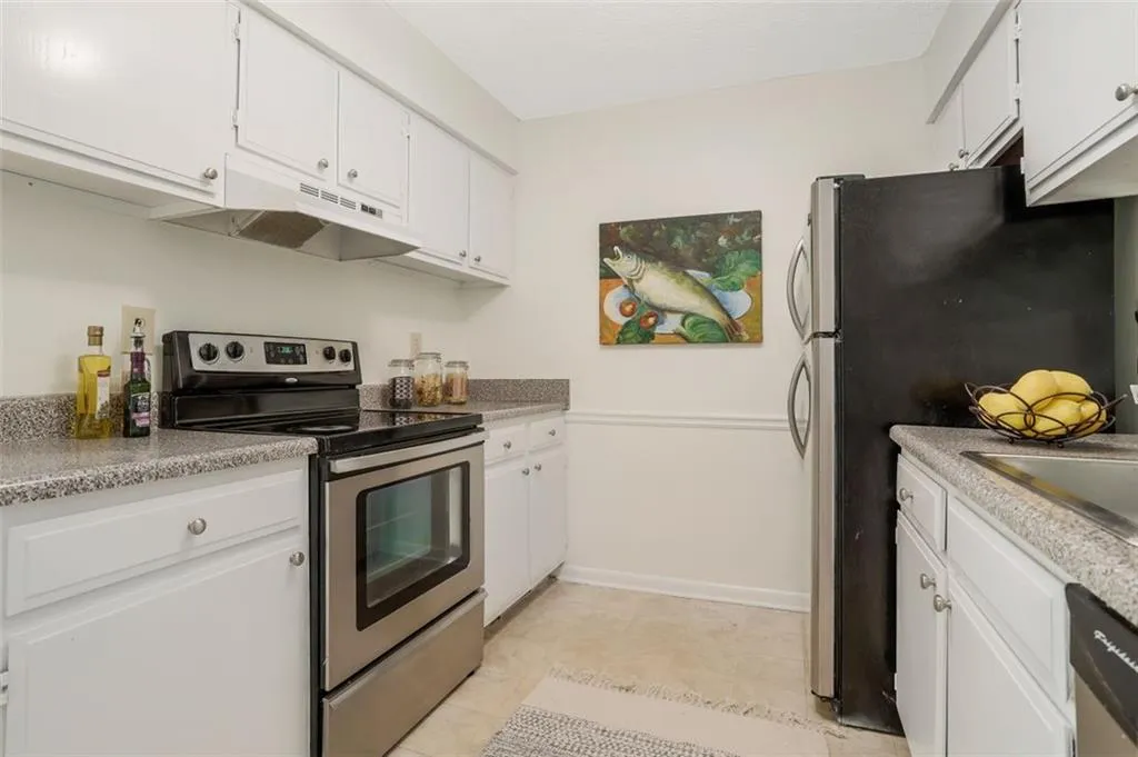 5157 Roswell Road Unit 1, Atlanta, Georgia 30342, 1 Bedroom Bedrooms, ,1 BathroomBathrooms,Residential,Sold,5157 Roswell Road Unit 1,6932471