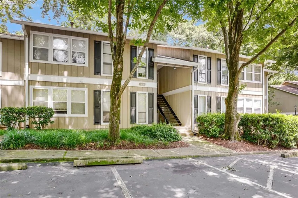 5157 Roswell Road Unit 1, Atlanta, Georgia 30342, 1 Bedroom Bedrooms, ,1 BathroomBathrooms,Residential,Sold,5157 Roswell Road Unit 1,6932471