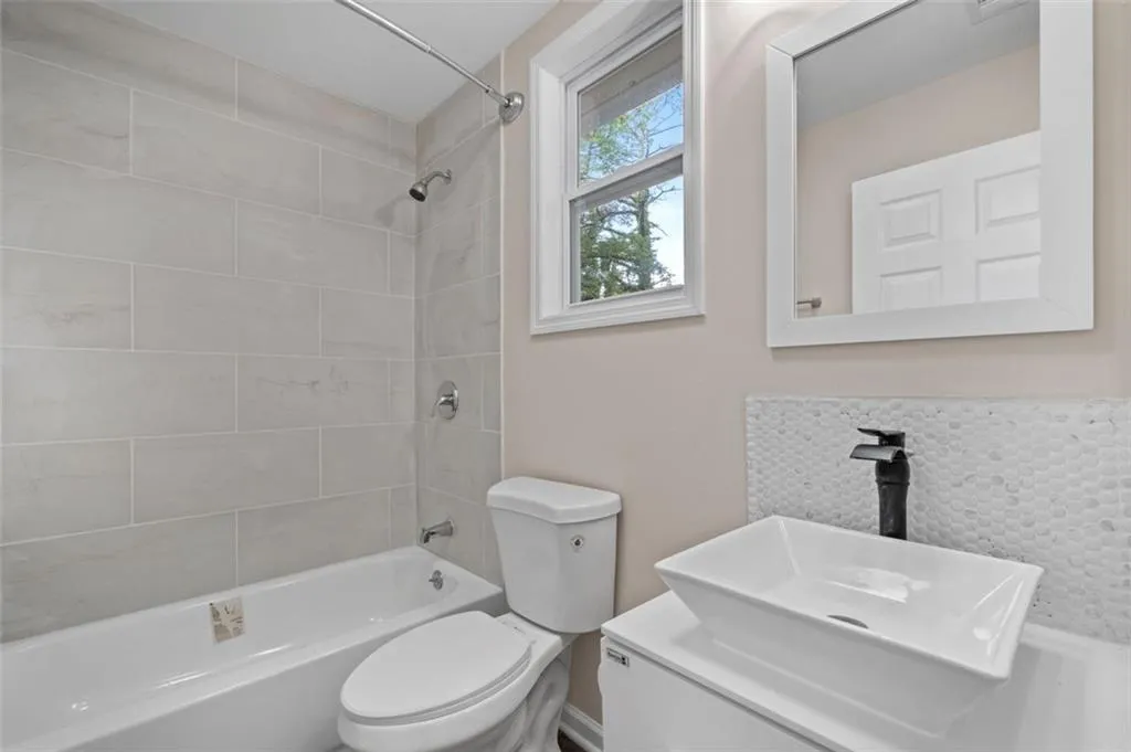 2193 Abner Place Nw, Atlanta, Georgia 30318, 3 Bedrooms Bedrooms, ,2 BathroomsBathrooms,Residential,For Sale,2193 Abner Place Nw,7628267