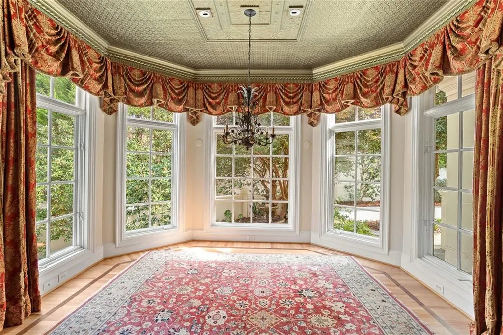 4711 Northside Drive, Sandy Springs, Georgia 30327, 5 Bedrooms Bedrooms, ,5 BathroomsBathrooms,Residential,Sold,4711 Northside Drive,6517376