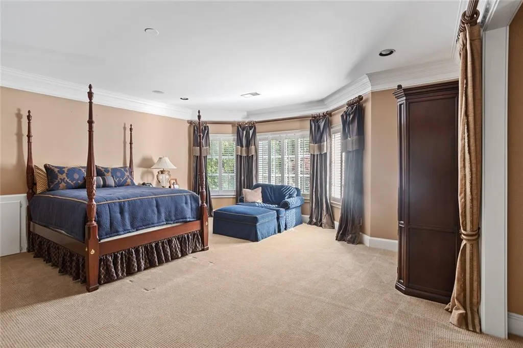 4711 Northside Drive, Sandy Springs, Georgia 30327, 5 Bedrooms Bedrooms, ,5 BathroomsBathrooms,Residential,Sold,4711 Northside Drive,6517376