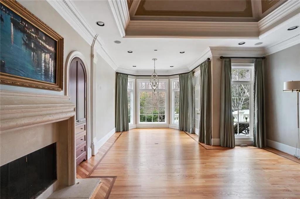 4711 Northside Drive, Sandy Springs, Georgia 30327, 5 Bedrooms Bedrooms, ,5 BathroomsBathrooms,Residential,Sold,4711 Northside Drive,6517376