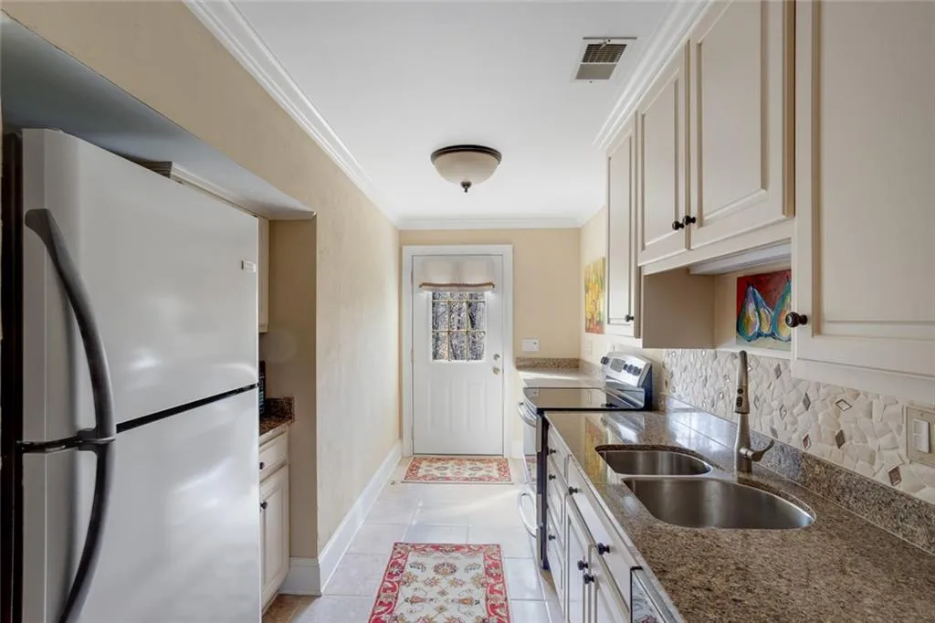 4711 Northside Drive, Sandy Springs, Georgia 30327, 5 Bedrooms Bedrooms, ,5 BathroomsBathrooms,Residential,Sold,4711 Northside Drive,6517376