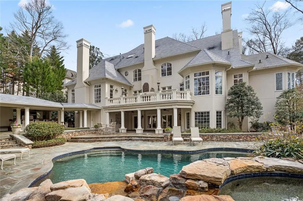 4711 Northside Drive, Sandy Springs, Georgia 30327, 5 Bedrooms Bedrooms, ,5 BathroomsBathrooms,Residential,Sold,4711 Northside Drive,6517376