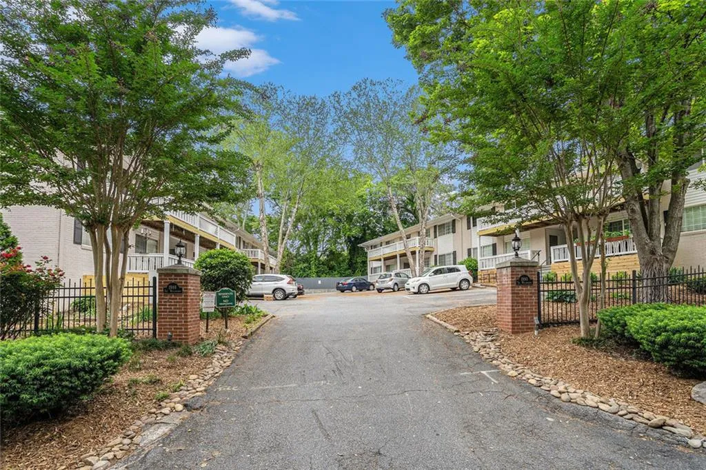 1990 Wellbourne Drive Northeast #7 Drive Ne Unit 7, Atlanta, Georgia 30324, 1 Bedroom Bedrooms, ,1 BathroomBathrooms,Residential,For Sale,1990 Wellbourne Drive Northeast #7 Drive Ne Unit 7,7575078