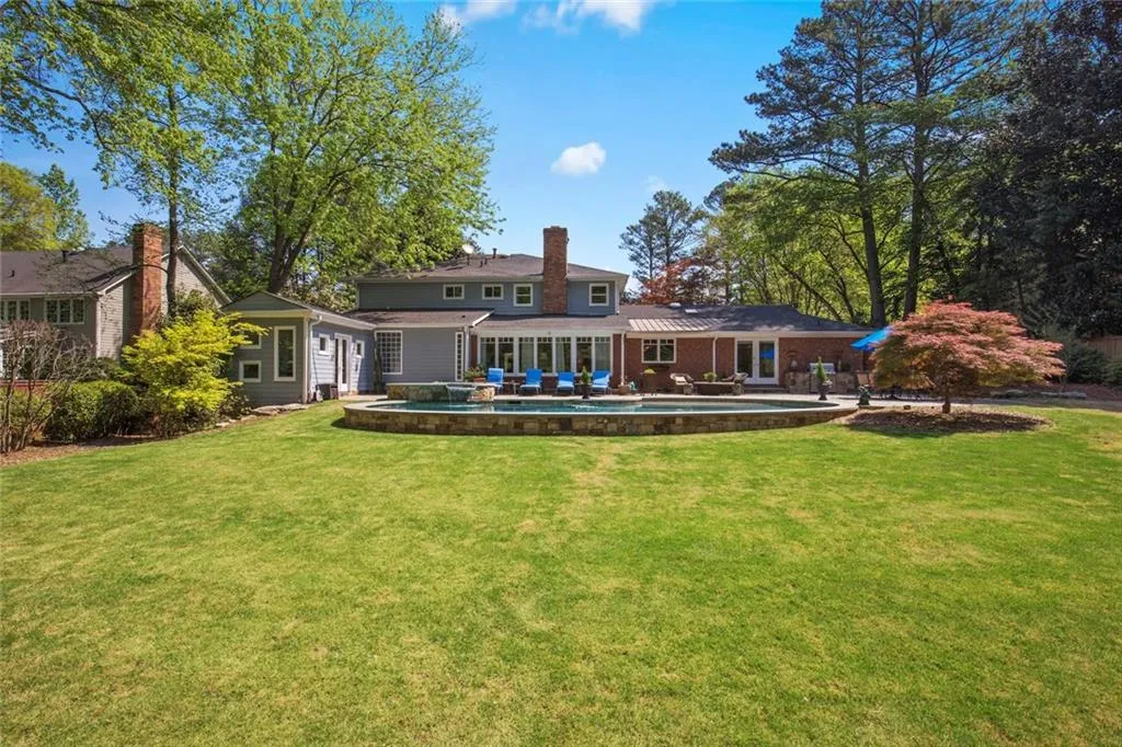 6120 Heards Creek Drive, Sandy Springs, Georgia 30328, 5 Bedrooms Bedrooms, ,4 BathroomsBathrooms,Residential,Sold,6120 Heards Creek Drive,5833928