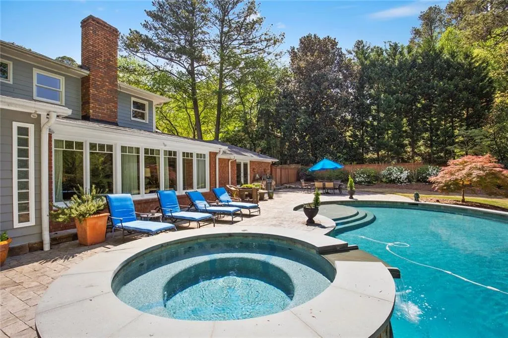 6120 Heards Creek Drive, Sandy Springs, Georgia 30328, 5 Bedrooms Bedrooms, ,4 BathroomsBathrooms,Residential,Sold,6120 Heards Creek Drive,5833928