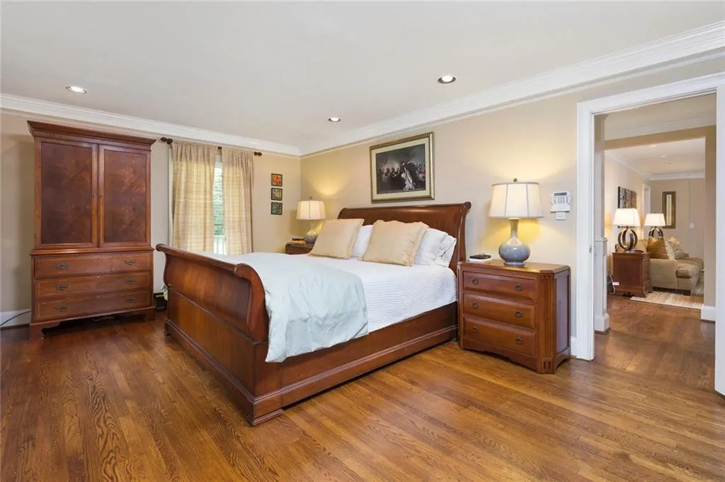 6120 Heards Creek Drive, Sandy Springs, Georgia 30328, 5 Bedrooms Bedrooms, ,4 BathroomsBathrooms,Residential,Sold,6120 Heards Creek Drive,5833928