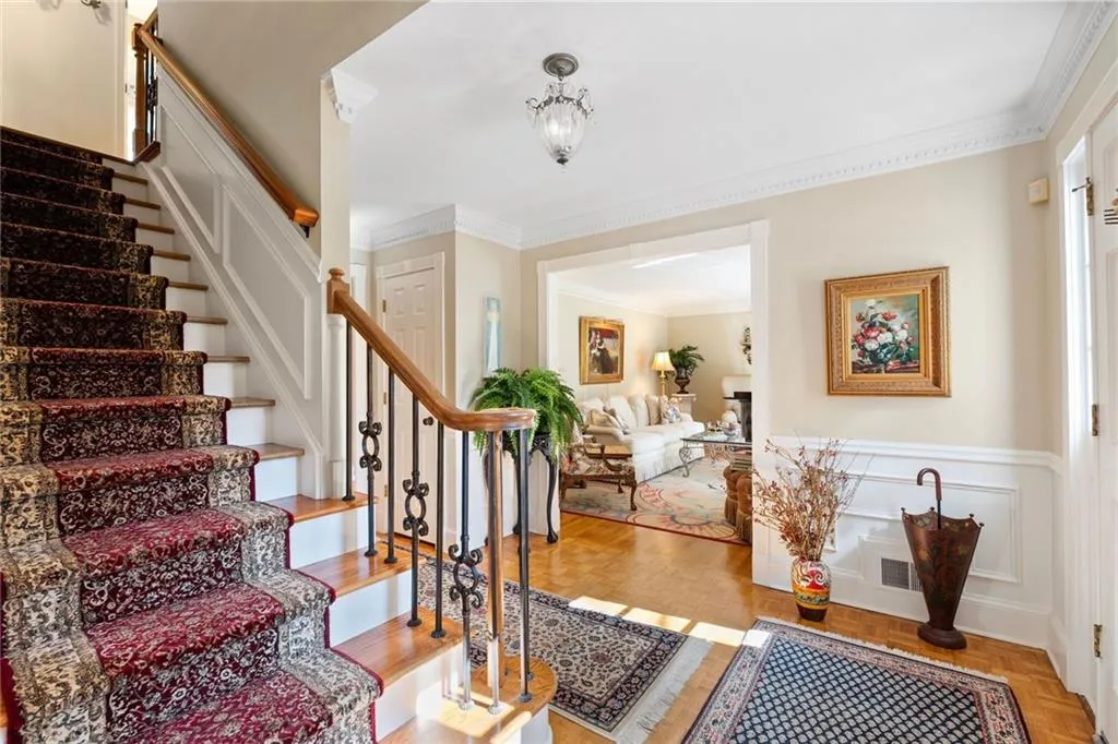 2380 Kimbrough Court, Sandy Springs, Georgia 30350, 5 Bedrooms Bedrooms, ,3 BathroomsBathrooms,Residential,For Sale,2380 Kimbrough Court,7728642