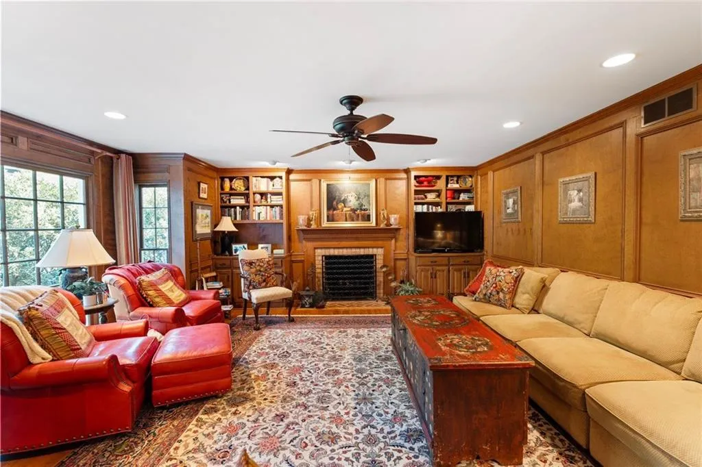 2380 Kimbrough Court, Sandy Springs, Georgia 30350, 5 Bedrooms Bedrooms, ,3 BathroomsBathrooms,Residential,For Sale,2380 Kimbrough Court,7728642