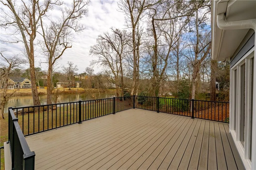 380 Ferry Landing, Sandy Springs, Georgia 30328, 5 Bedrooms Bedrooms, ,4 BathroomsBathrooms,Residential,Sold,380 Ferry Landing,7177340