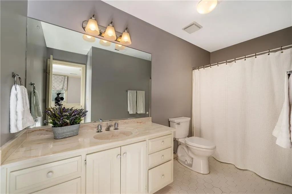 380 Ferry Landing, Sandy Springs, Georgia 30328, 5 Bedrooms Bedrooms, ,4 BathroomsBathrooms,Residential,Sold,380 Ferry Landing,7177340