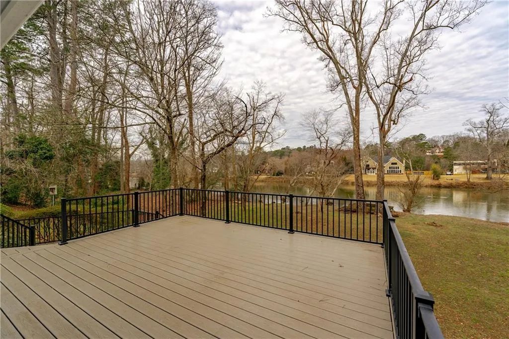 380 Ferry Landing, Sandy Springs, Georgia 30328, 5 Bedrooms Bedrooms, ,4 BathroomsBathrooms,Residential,Sold,380 Ferry Landing,7177340