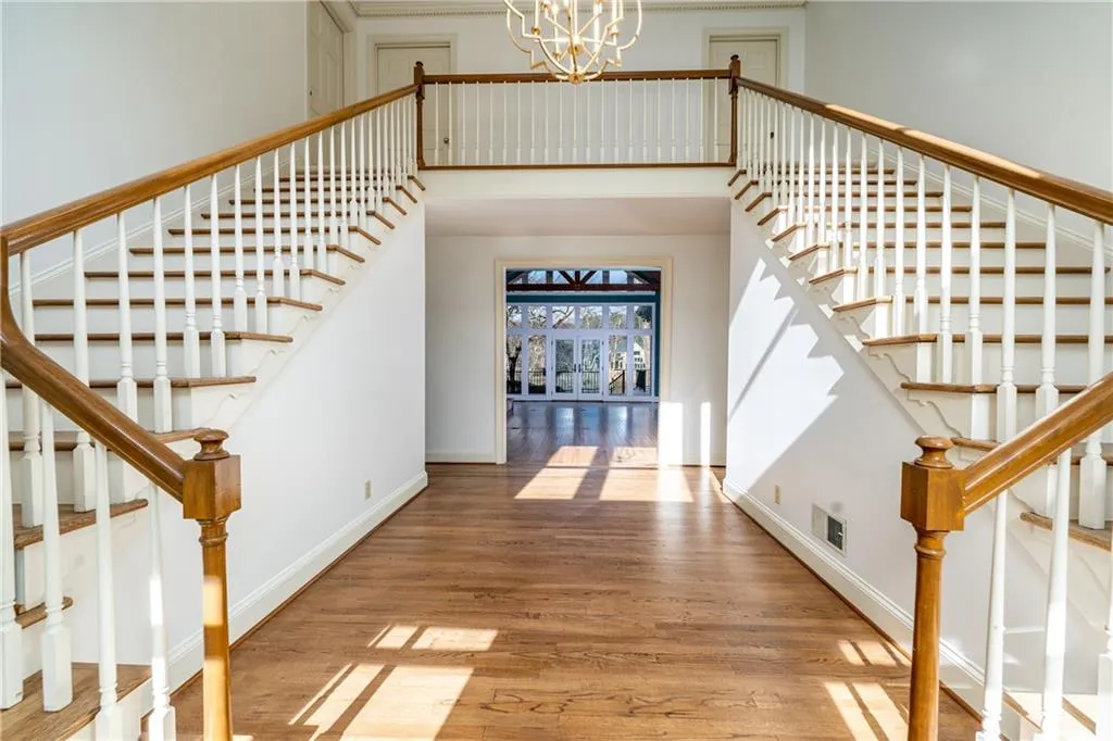 380 Ferry Landing, Sandy Springs, Georgia 30328, 5 Bedrooms Bedrooms, ,4 BathroomsBathrooms,Residential,Sold,380 Ferry Landing,7177340