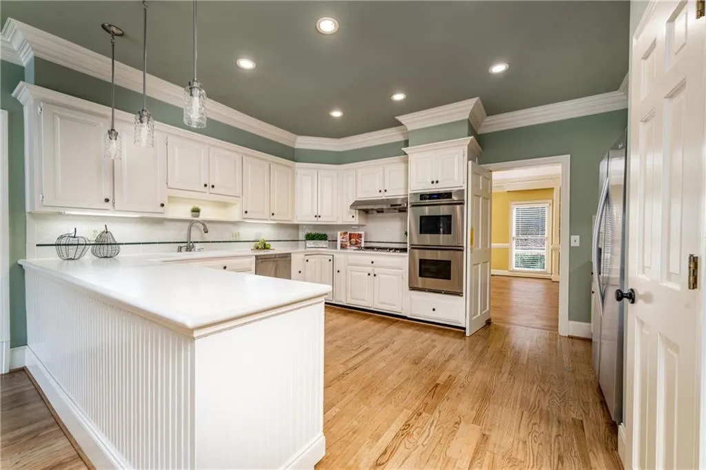 380 Ferry Landing, Sandy Springs, Georgia 30328, 5 Bedrooms Bedrooms, ,4 BathroomsBathrooms,Residential,Sold,380 Ferry Landing,7177340