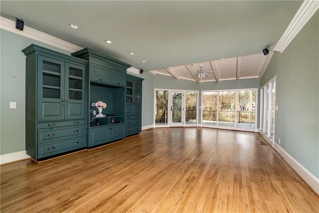 380 Ferry Landing, Sandy Springs, Georgia 30328, 5 Bedrooms Bedrooms, ,4 BathroomsBathrooms,Residential,Sold,380 Ferry Landing,7177340