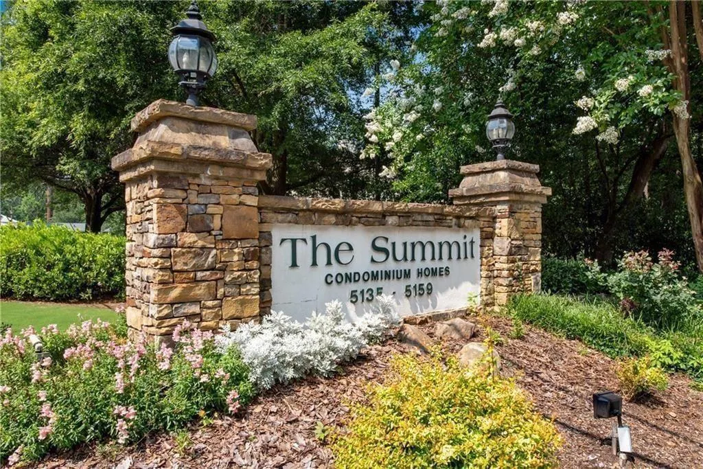 5149 Roswell Road Unit 1, Atlanta, Georgia 30342, 2 Bedrooms Bedrooms, 0 ,1 BathroomBathrooms,Residential,For Sale,5149 Roswell Road Unit 1,7810380