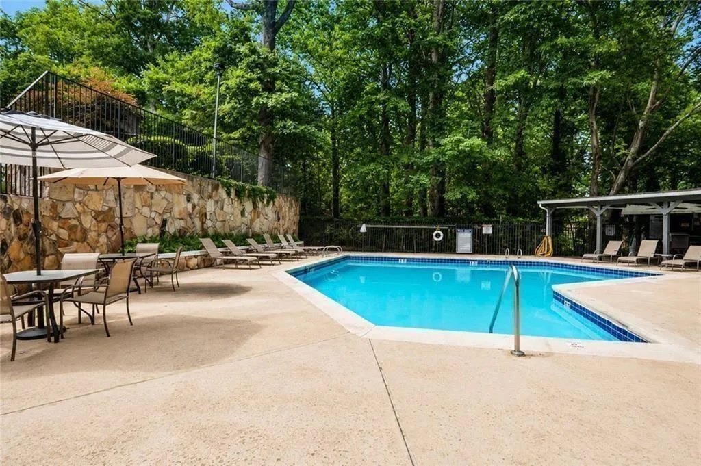 5149 Roswell Road Unit 1, Atlanta, Georgia 30342, 2 Bedrooms Bedrooms, 0 ,1 BathroomBathrooms,Residential,For Sale,5149 Roswell Road Unit 1,7810380
