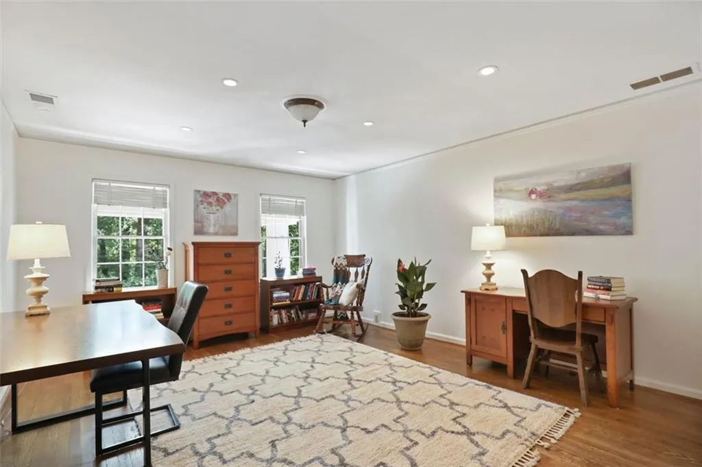5700 Lake Island Drive, Atlanta, Georgia 30327, 4 Bedrooms Bedrooms, ,3 BathroomsBathrooms,Residential,Sold,5700 Lake Island Drive,6908965