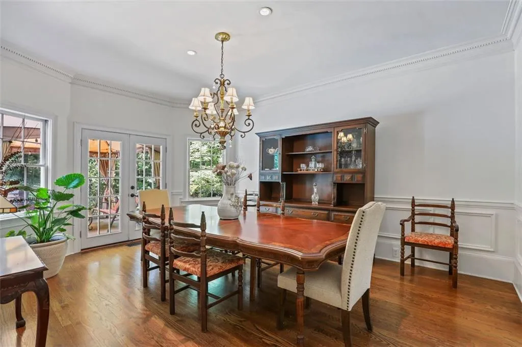 5700 Lake Island Drive, Atlanta, Georgia 30327, 4 Bedrooms Bedrooms, ,3 BathroomsBathrooms,Residential,Sold,5700 Lake Island Drive,6908965