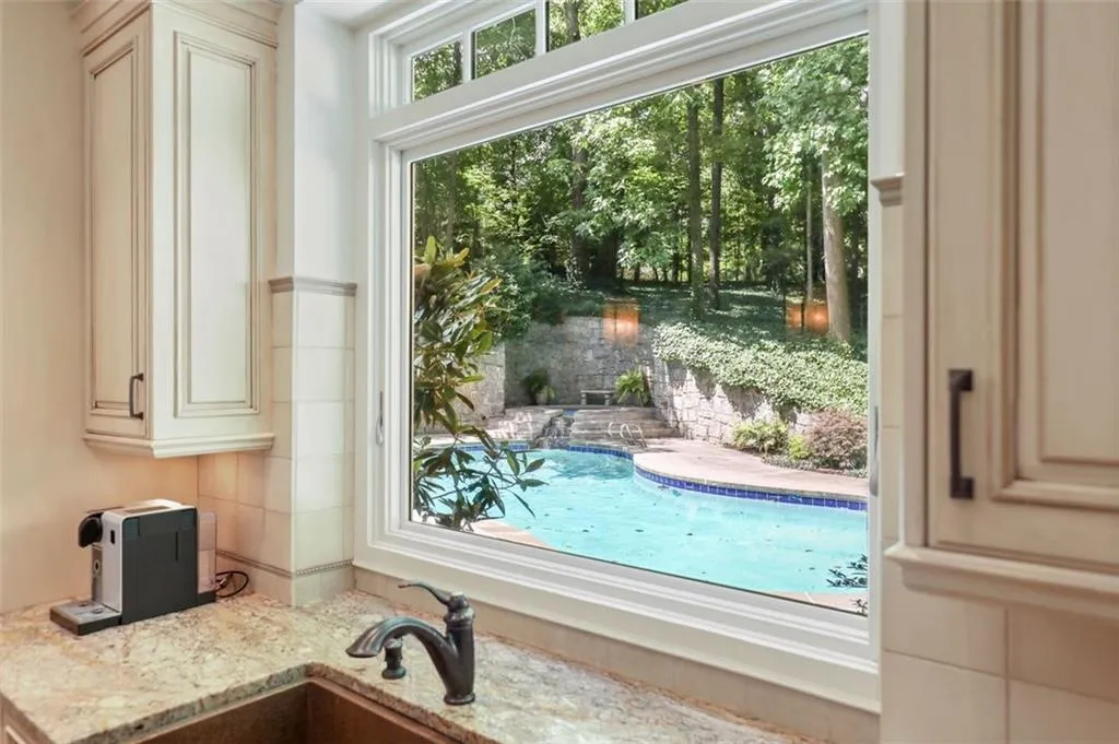 5700 Lake Island Drive, Atlanta, Georgia 30327, 4 Bedrooms Bedrooms, ,3 BathroomsBathrooms,Residential,Sold,5700 Lake Island Drive,6908965