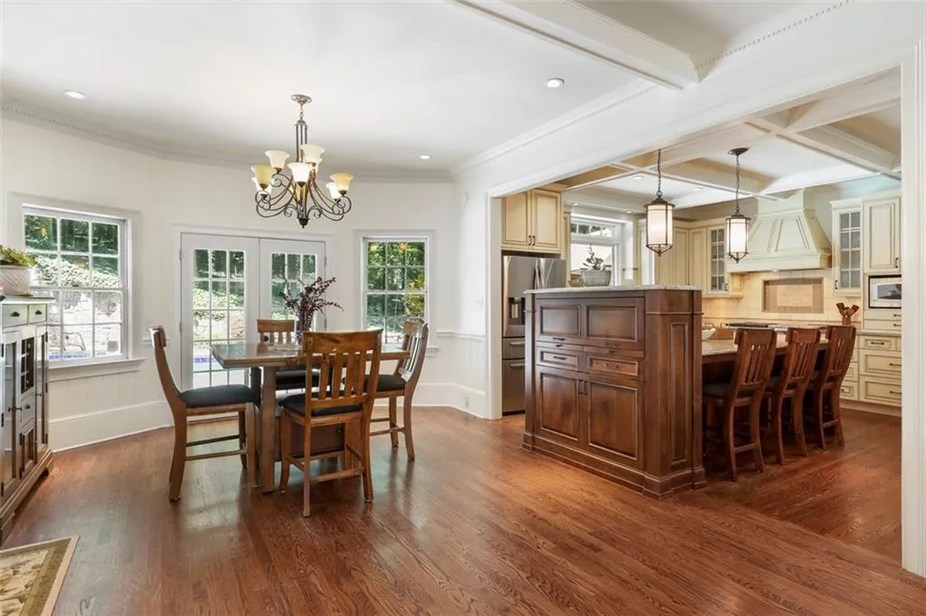 5700 Lake Island Drive, Atlanta, Georgia 30327, 4 Bedrooms Bedrooms, ,3 BathroomsBathrooms,Residential,Sold,5700 Lake Island Drive,6908965