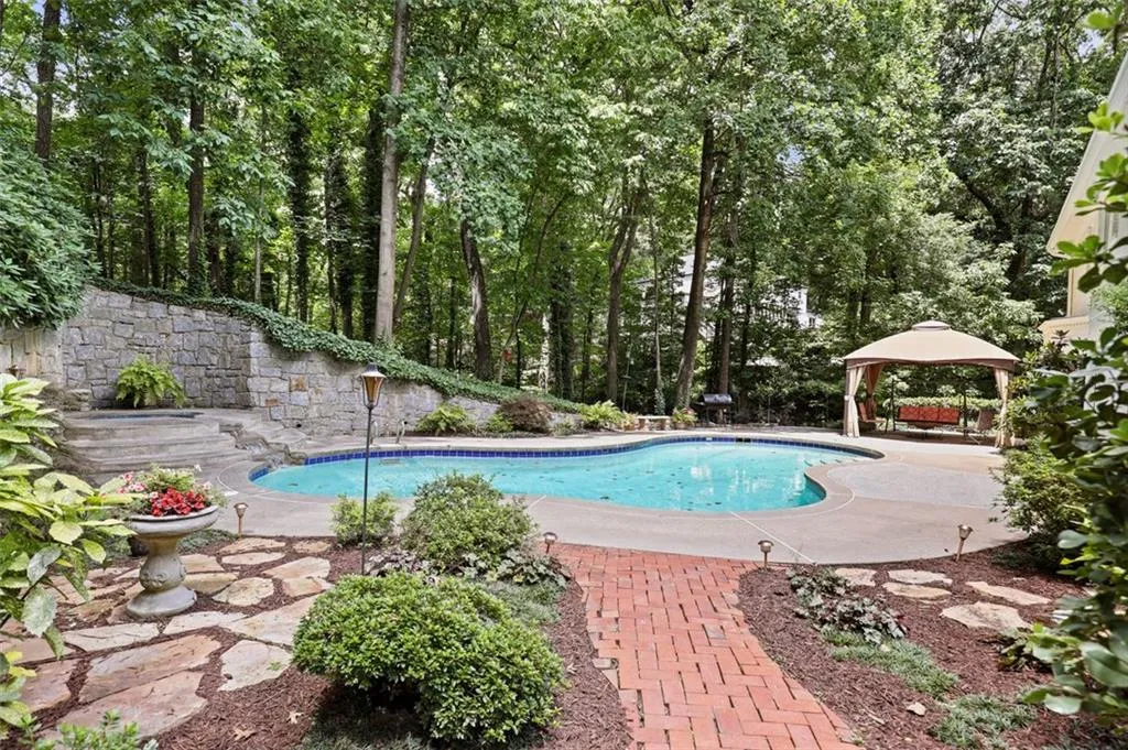5700 Lake Island Drive, Atlanta, Georgia 30327, 4 Bedrooms Bedrooms, ,3 BathroomsBathrooms,Residential,Sold,5700 Lake Island Drive,6908965
