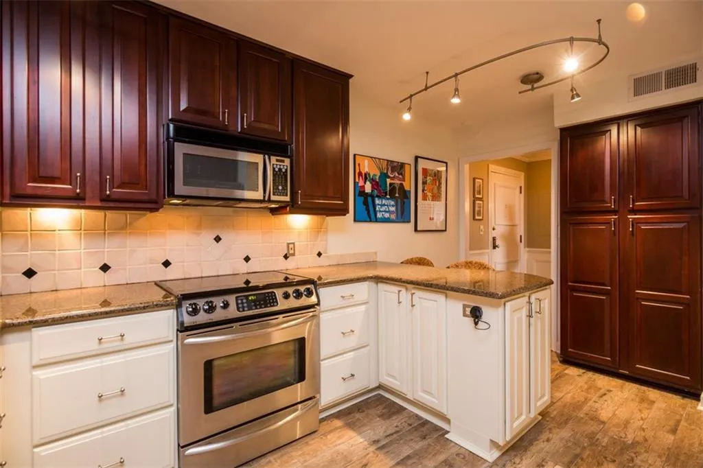 3530 Piedmont Road Unit 11k, Atlanta, Georgia 30305, 2 Bedrooms Bedrooms, ,2 BathroomsBathrooms,Residential,Sold,3530 Piedmont Road Unit 11k,5904554