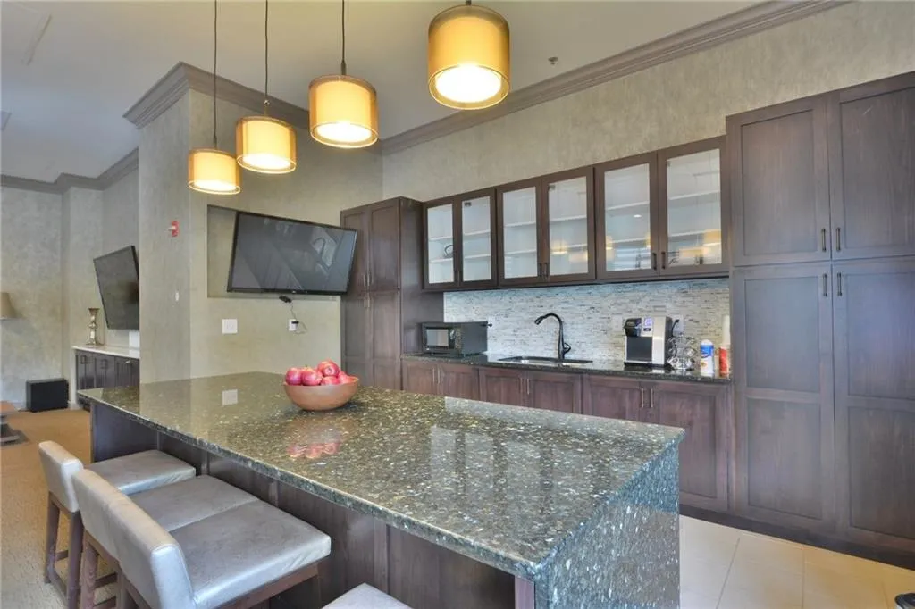 795 Hammond Drive Unit 1001, Atlanta, Georgia 30328, 2 Bedrooms Bedrooms, ,1 BathroomBathrooms,Residential,Sold,795 Hammond Drive Unit 1001,5898691