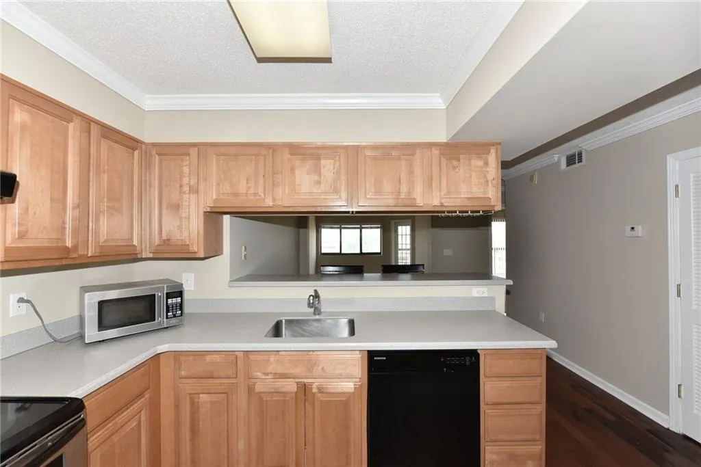 795 Hammond Drive Unit 1001, Atlanta, Georgia 30328, 2 Bedrooms Bedrooms, ,1 BathroomBathrooms,Residential,Sold,795 Hammond Drive Unit 1001,5898691
