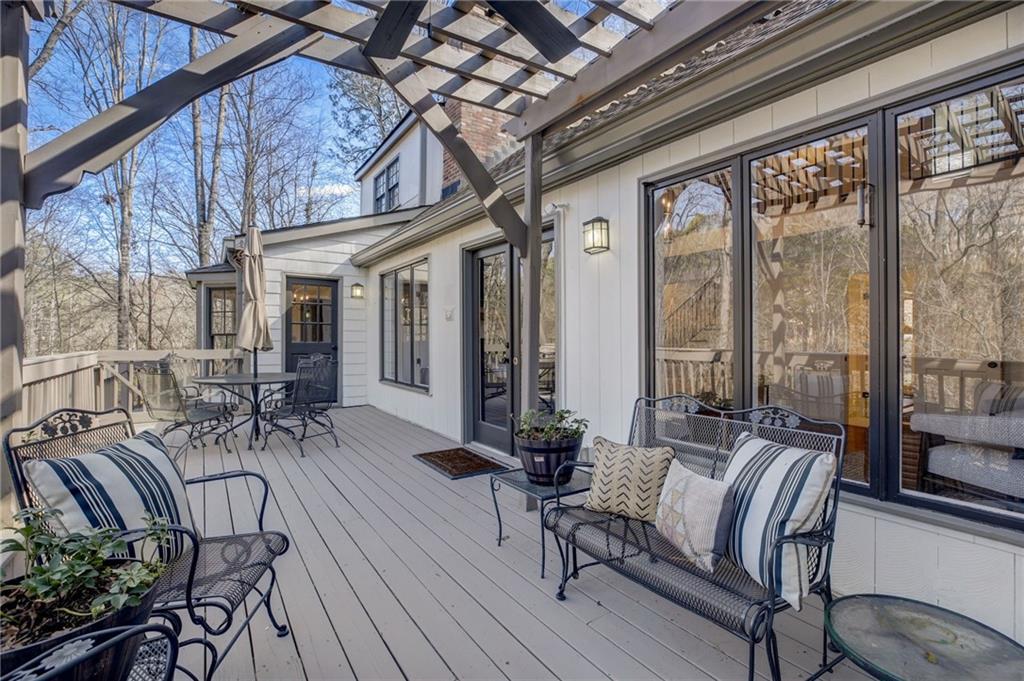 177 N Mill Court, Sandy Springs, Georgia 30328, 5 Bedrooms Bedrooms, ,4 BathroomsBathrooms,Residential,Sold,177 N Mill Court,7343988